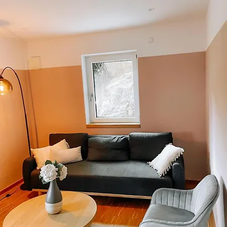 Doreyhome P3 - Modernes Charmantes Apartmán Pasov
